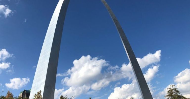 Gateways - Monument Gateway Arch in St Louis